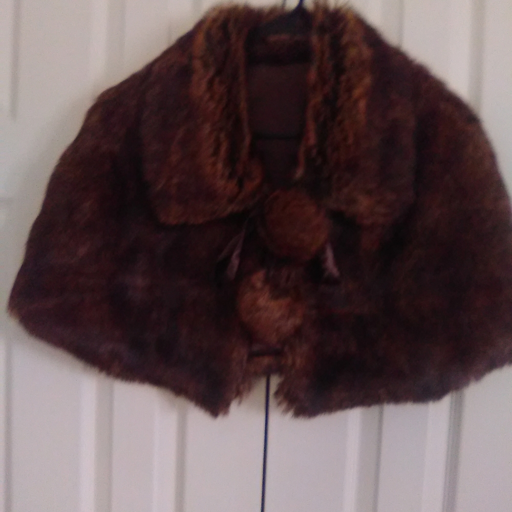 Short Fur Cape